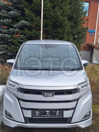 Toyota Noah, 2018 г. Ханты-Мансийск, ул. Островского, д.32
